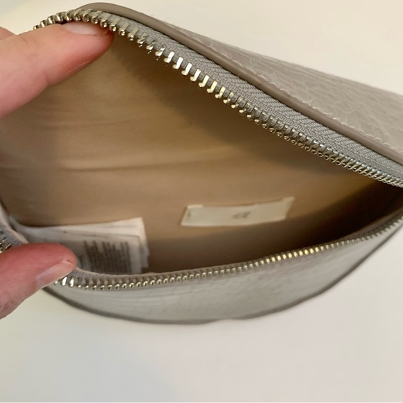 Crocodile-patterned Belt Bag - Picture 8 of 10